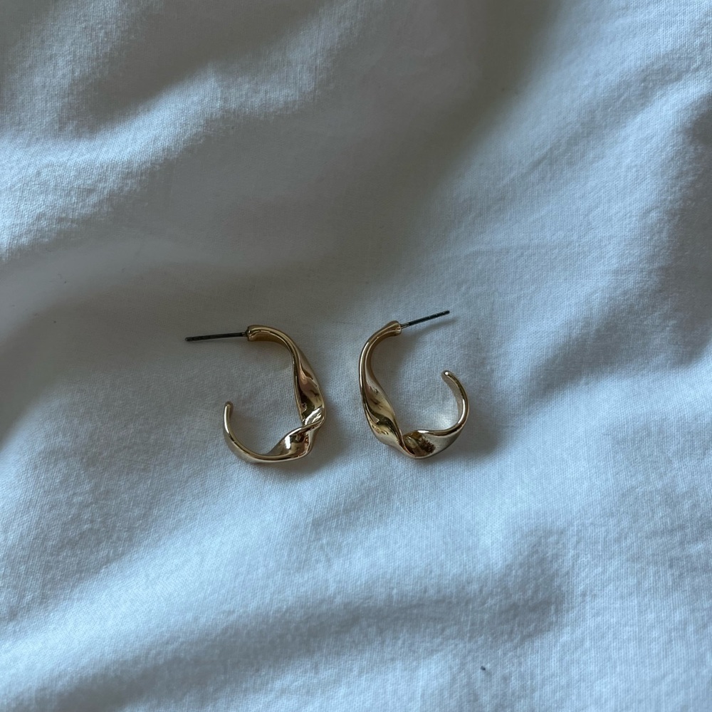 gold hoop earrings